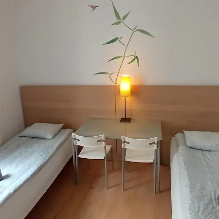 Station Hostal Varsovia